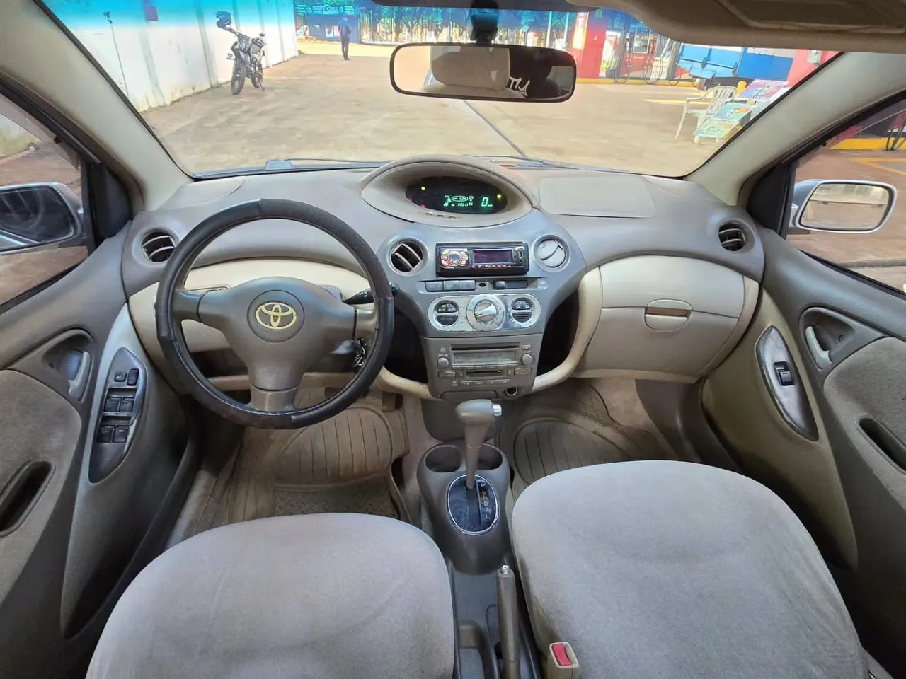 Toyota Platz 2003