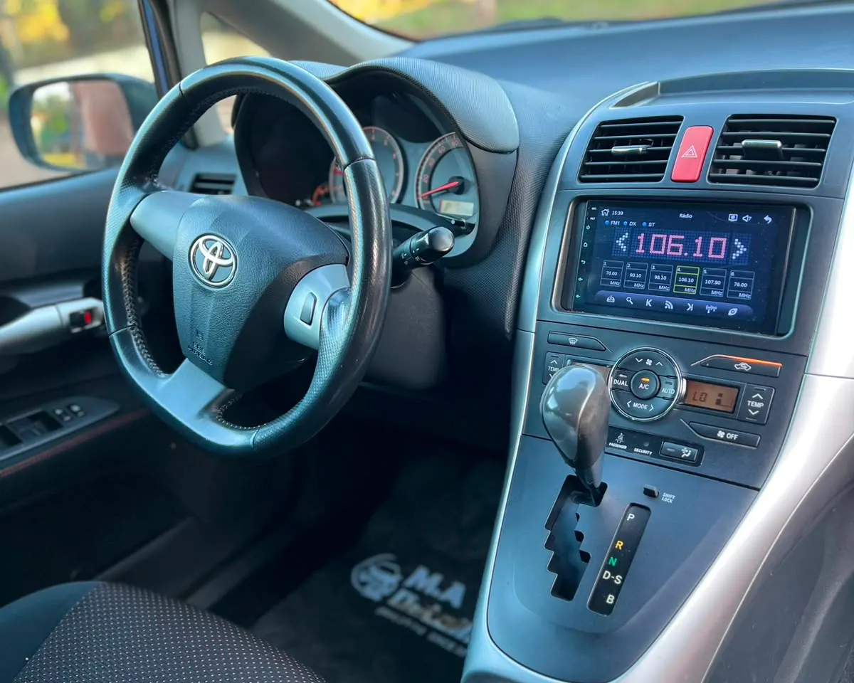Toyota Auris 2011