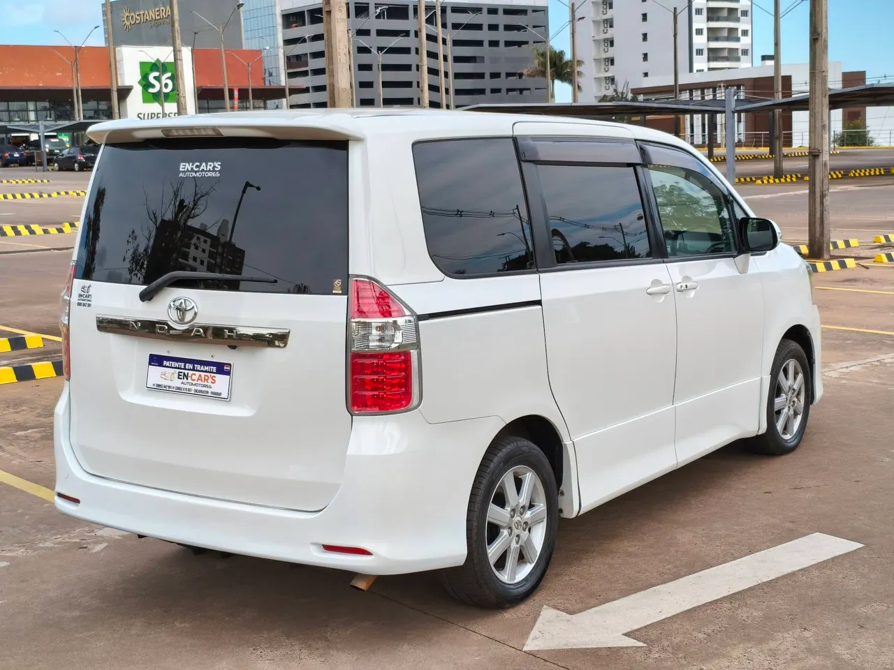 Toyota Noah 2009