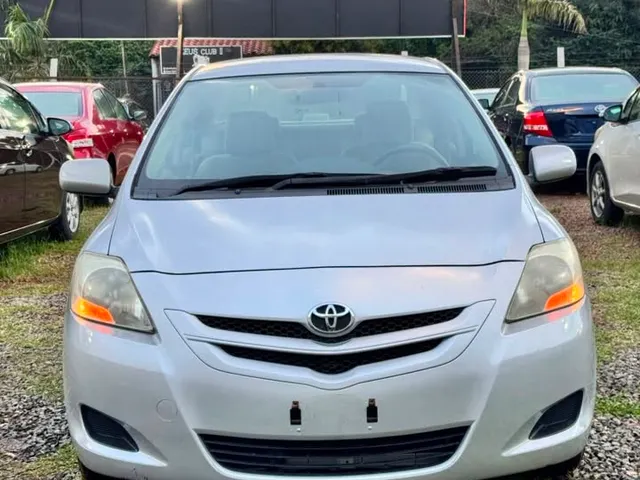 Toyota Belta 2005