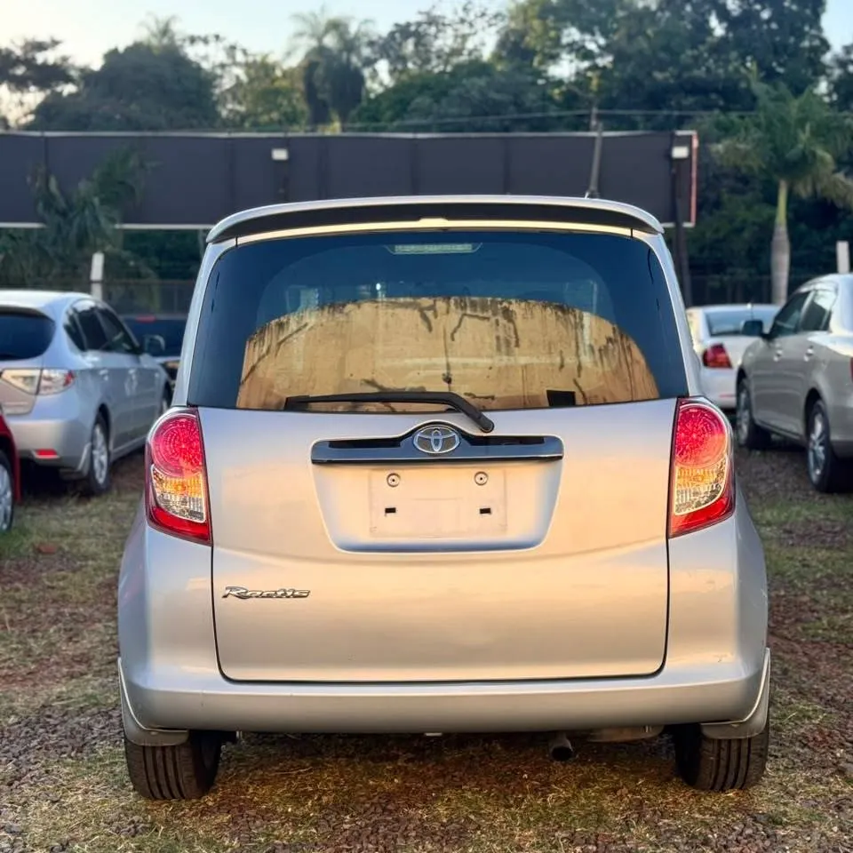 Toyota Ractis 2009