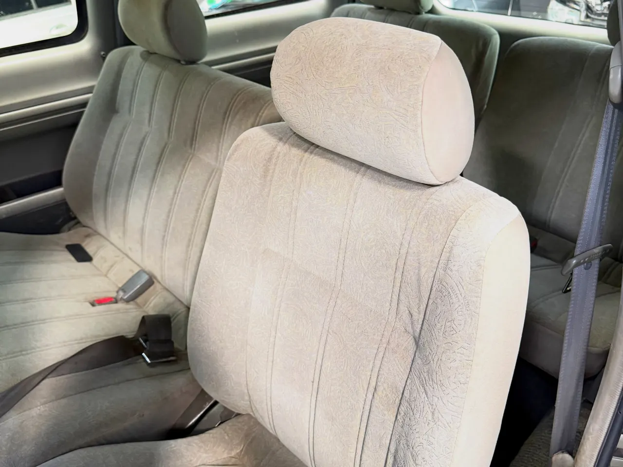 Toyota Noah 2000
