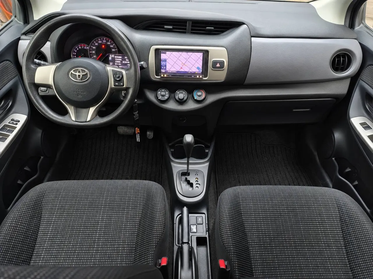 Toyota Vitz 2014