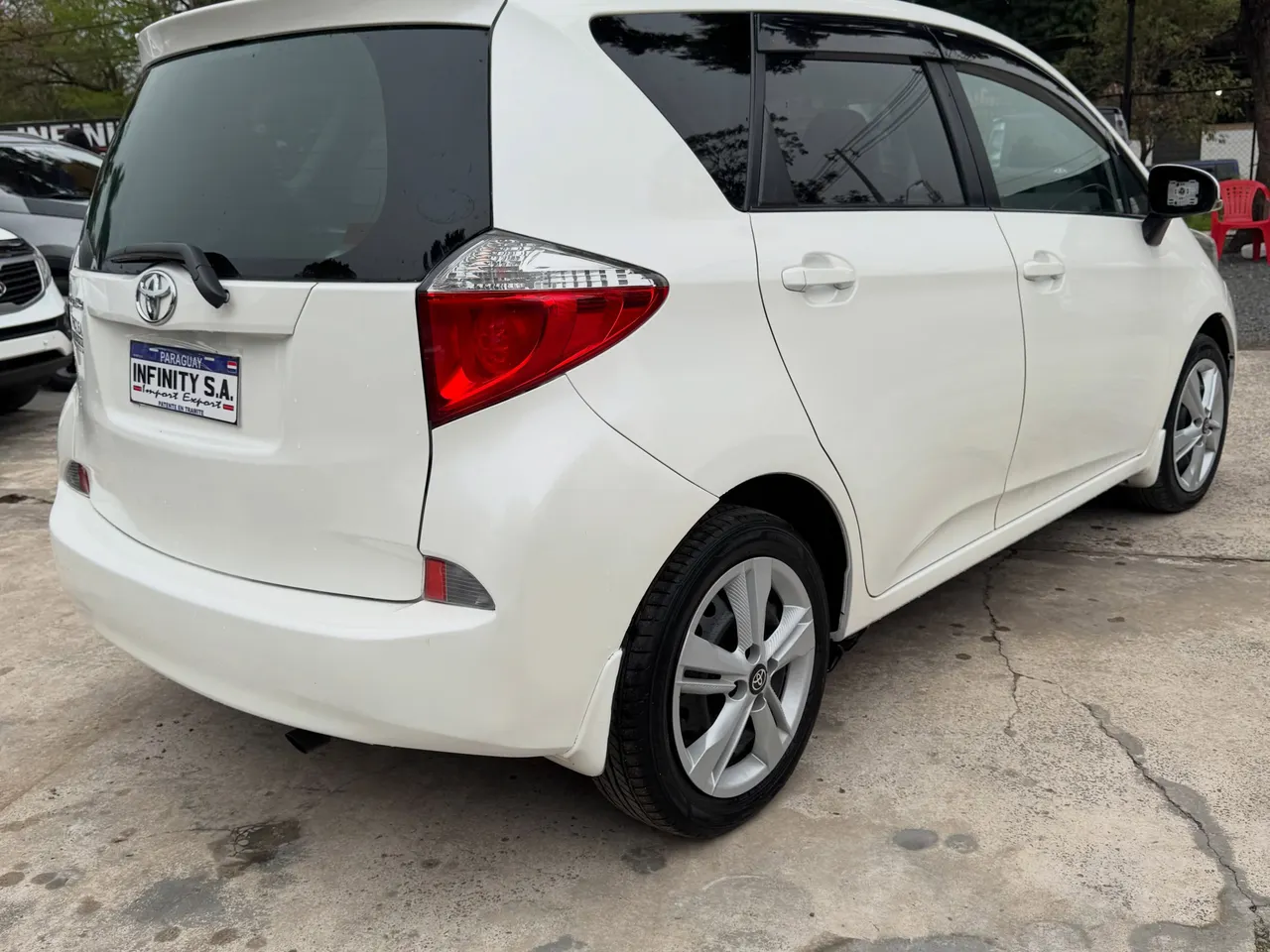 Toyota Ractis 2011