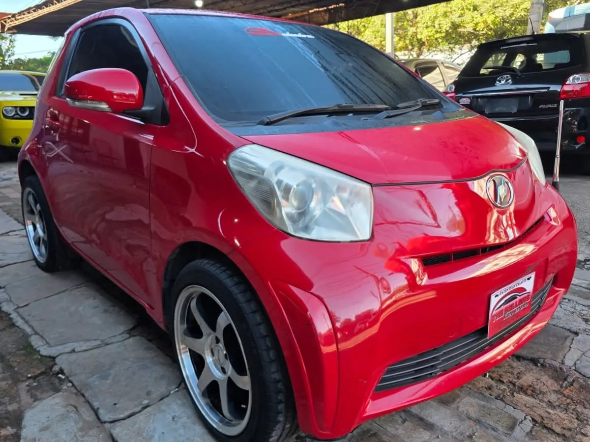 Toyota iQ 2010 Full equipo