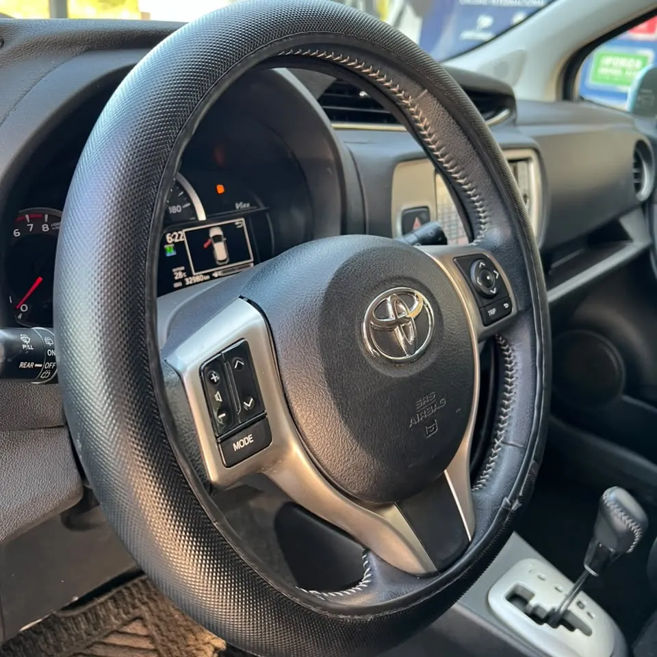 Toyota Vitz 2015