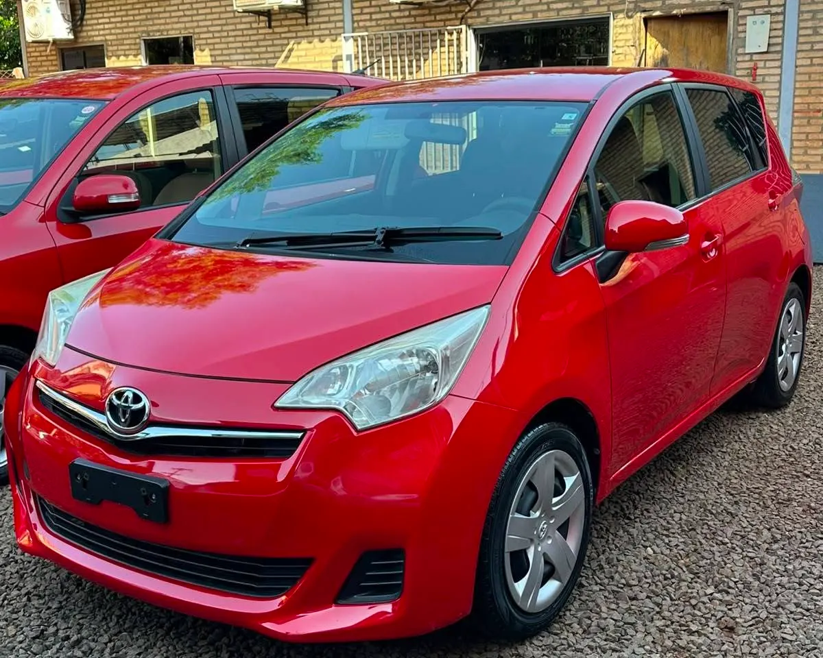 Toyota Ractis 2012