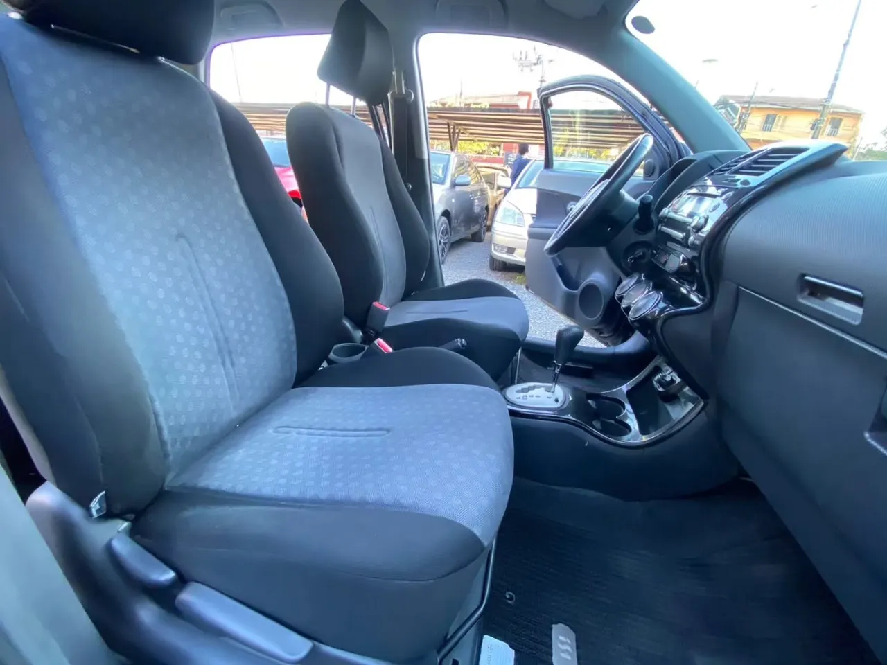 Toyota ist 2008 Full Equipo