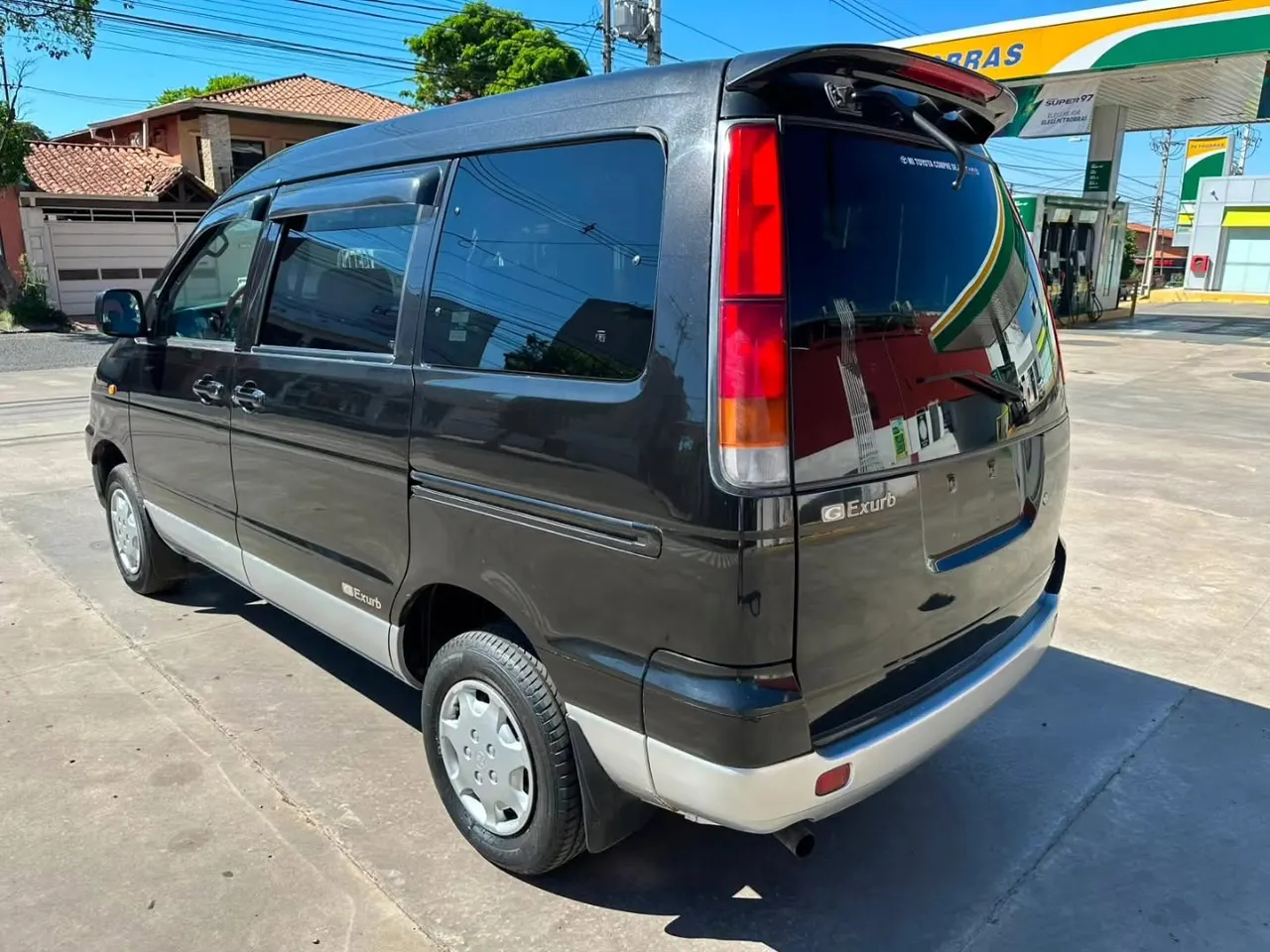 Toyota Noah 1998