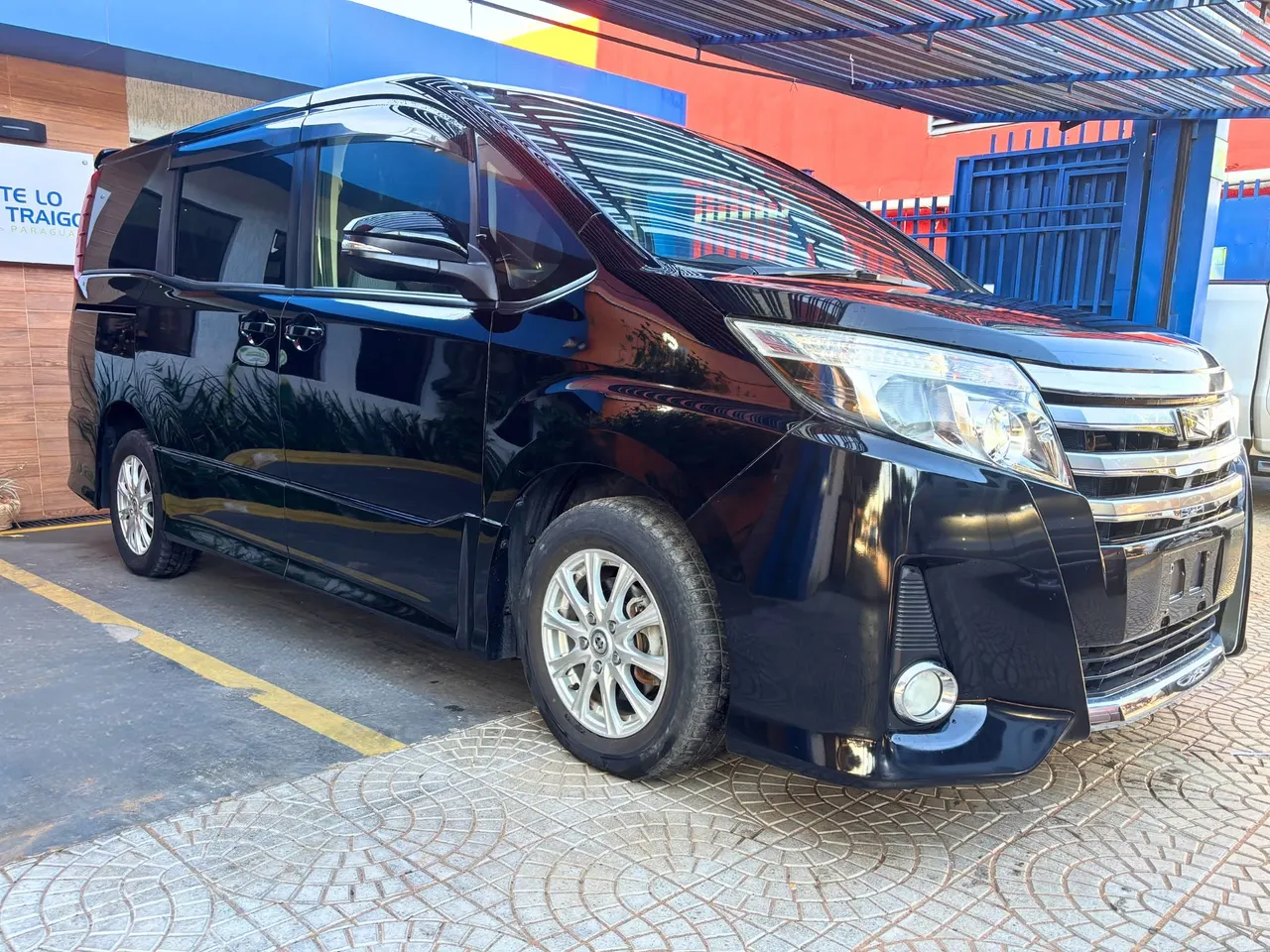 Toyota Noah 2017