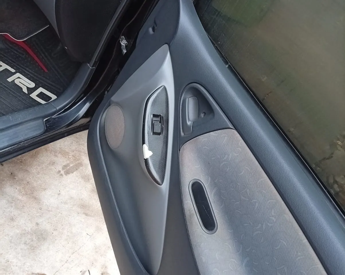 Toyota Vitz 2000