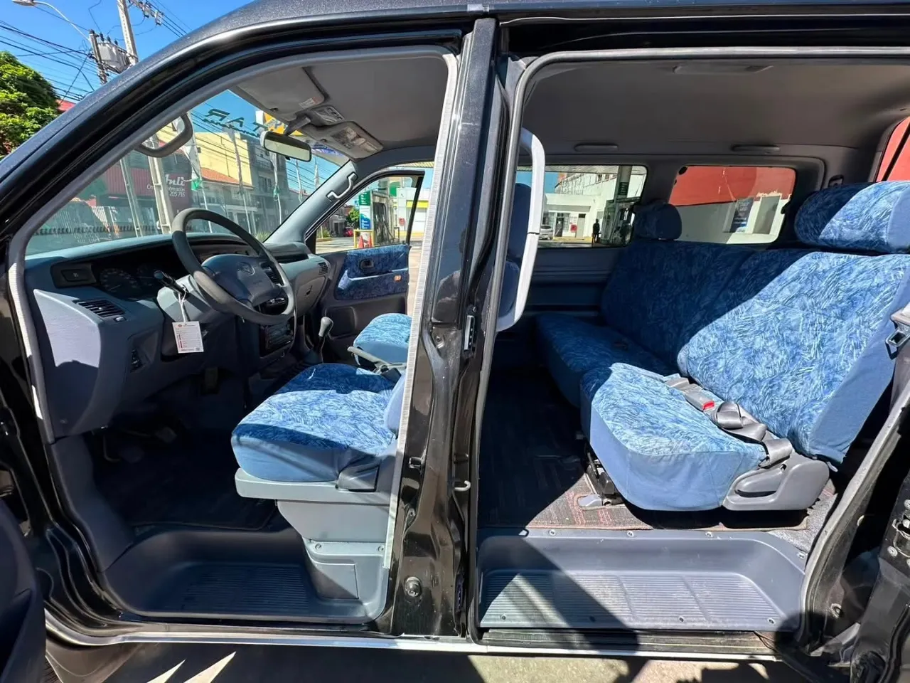 Toyota Noah 1998