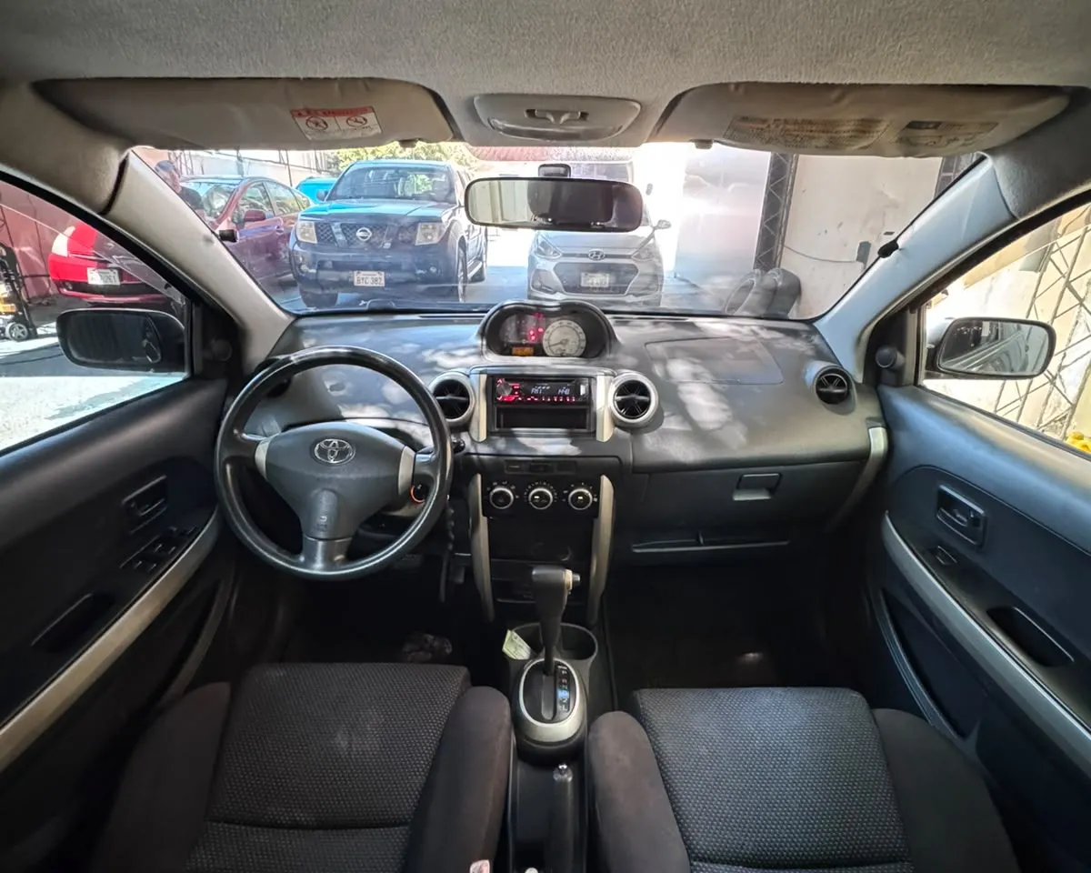 Toyota ist 2005