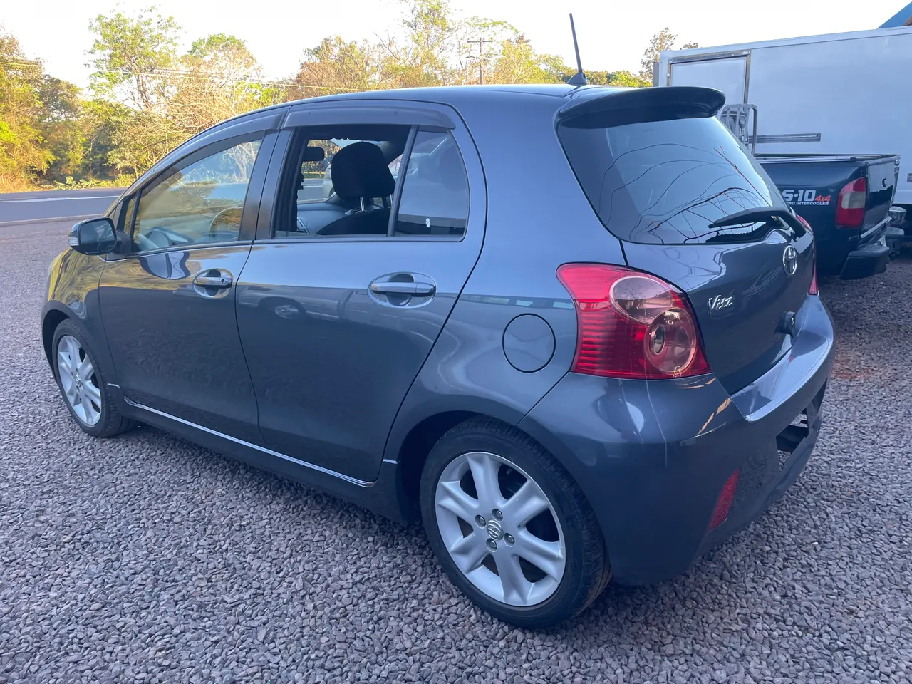 Toyota Vitz 2008 3