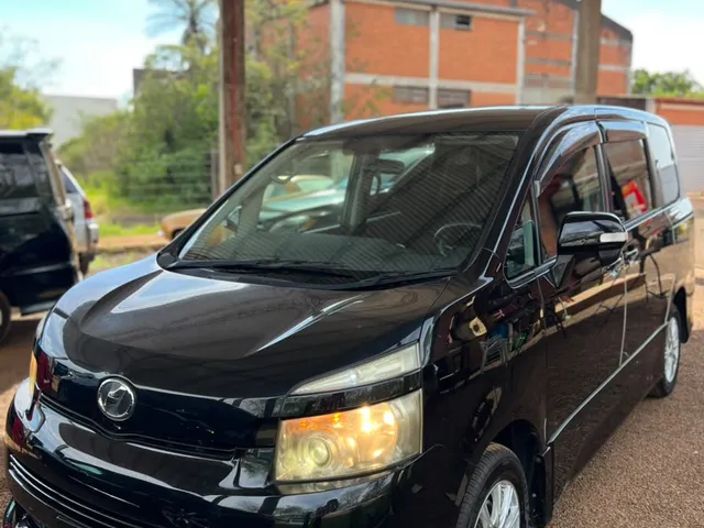 Toyota Voxy 2008