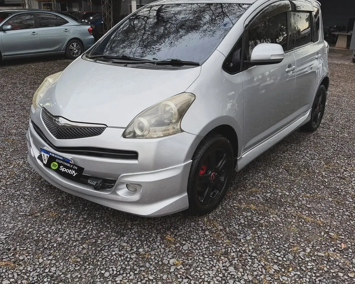 Toyota Ractis 2009