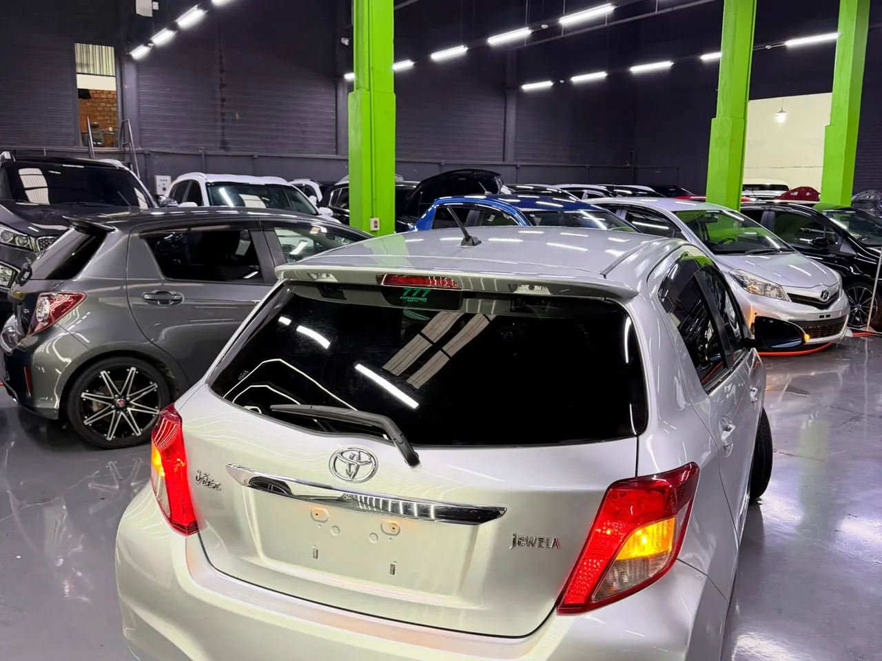 Toyota Vitz 2012 New Vitz Full Equipo
