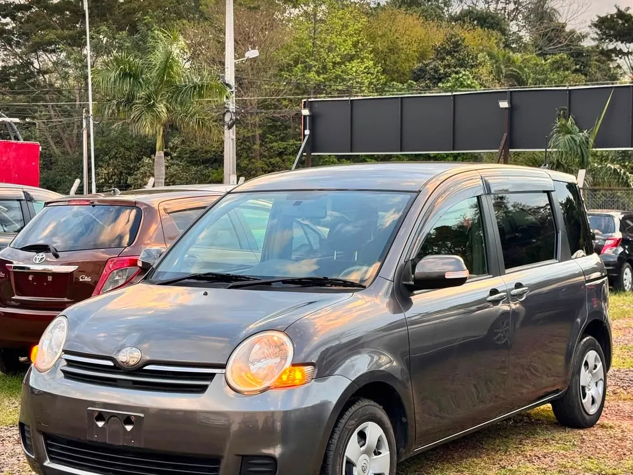 Toyota Sienta 2007