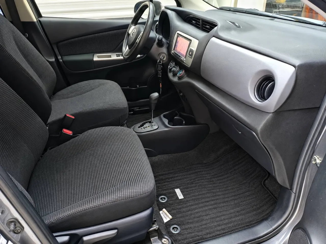 Toyota Vitz 2014