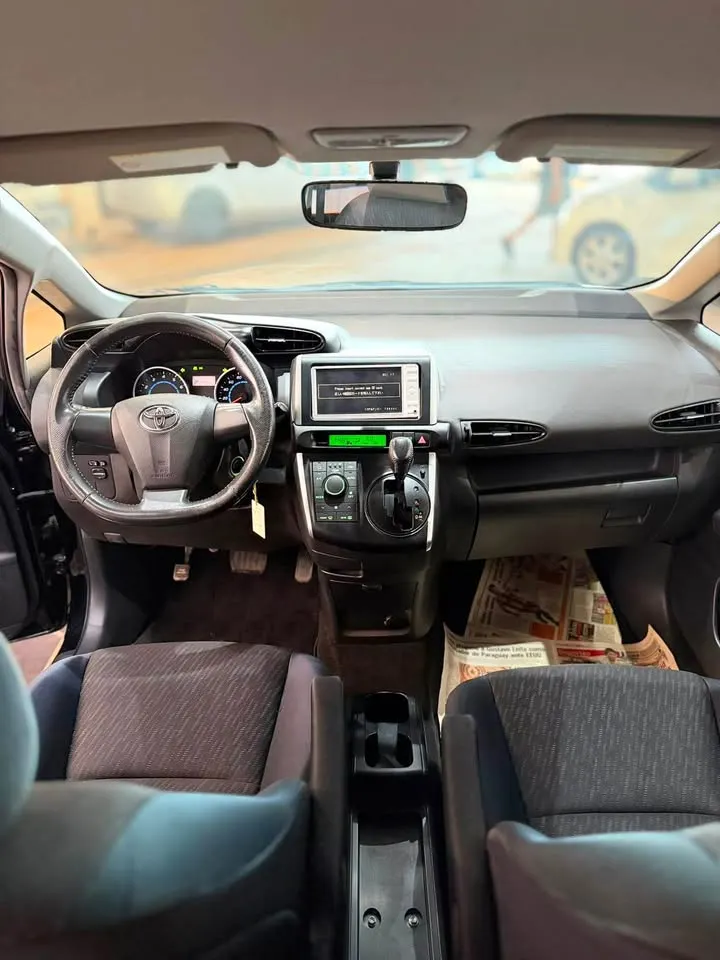 Toyota Wish 2010