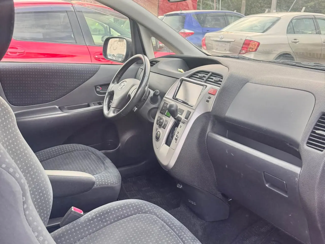 Toyota Ractis 2008