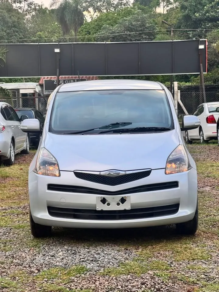 Toyota Ractis 2007