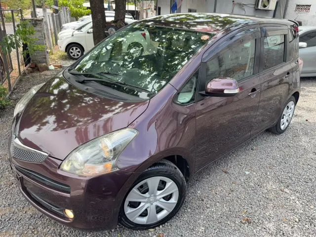Toyota Ractis 2010