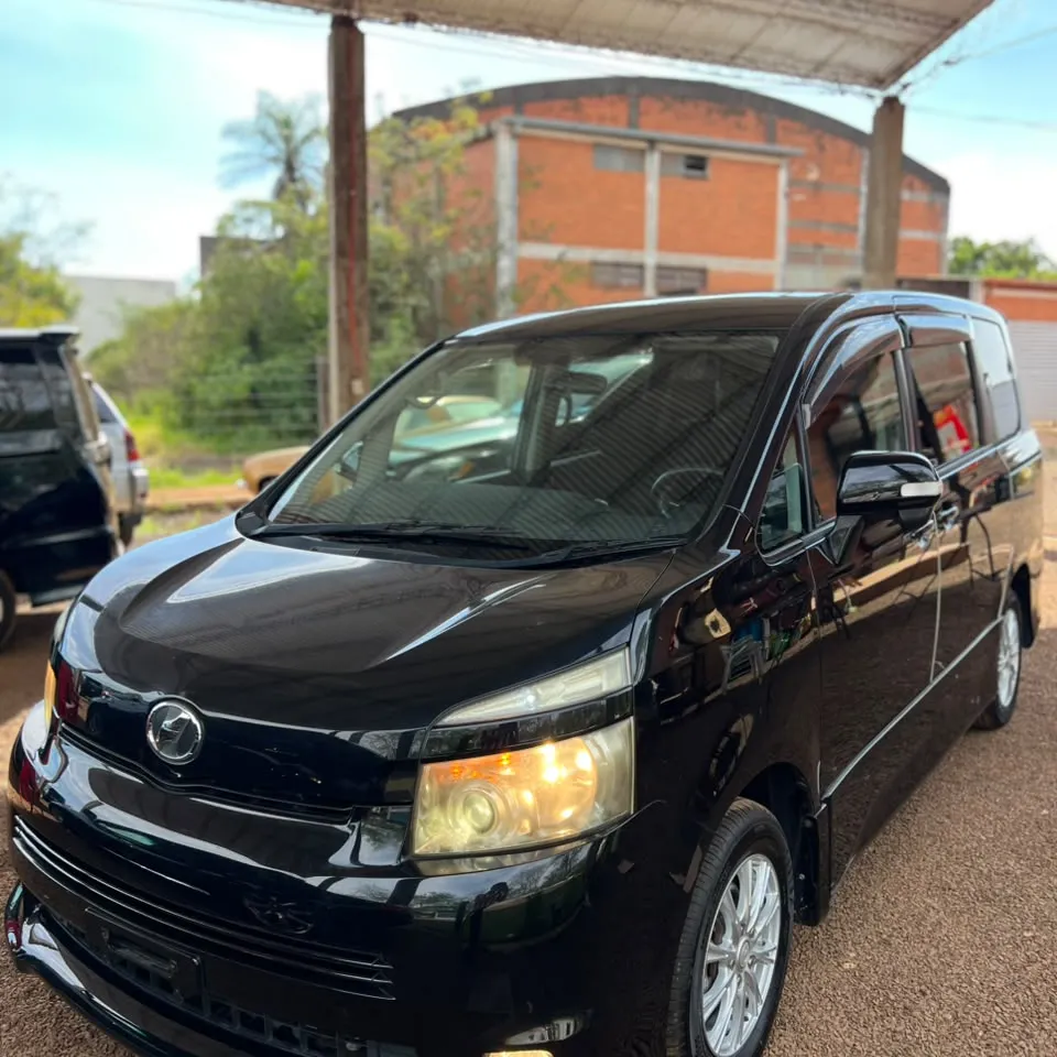 Toyota Voxy 2008
