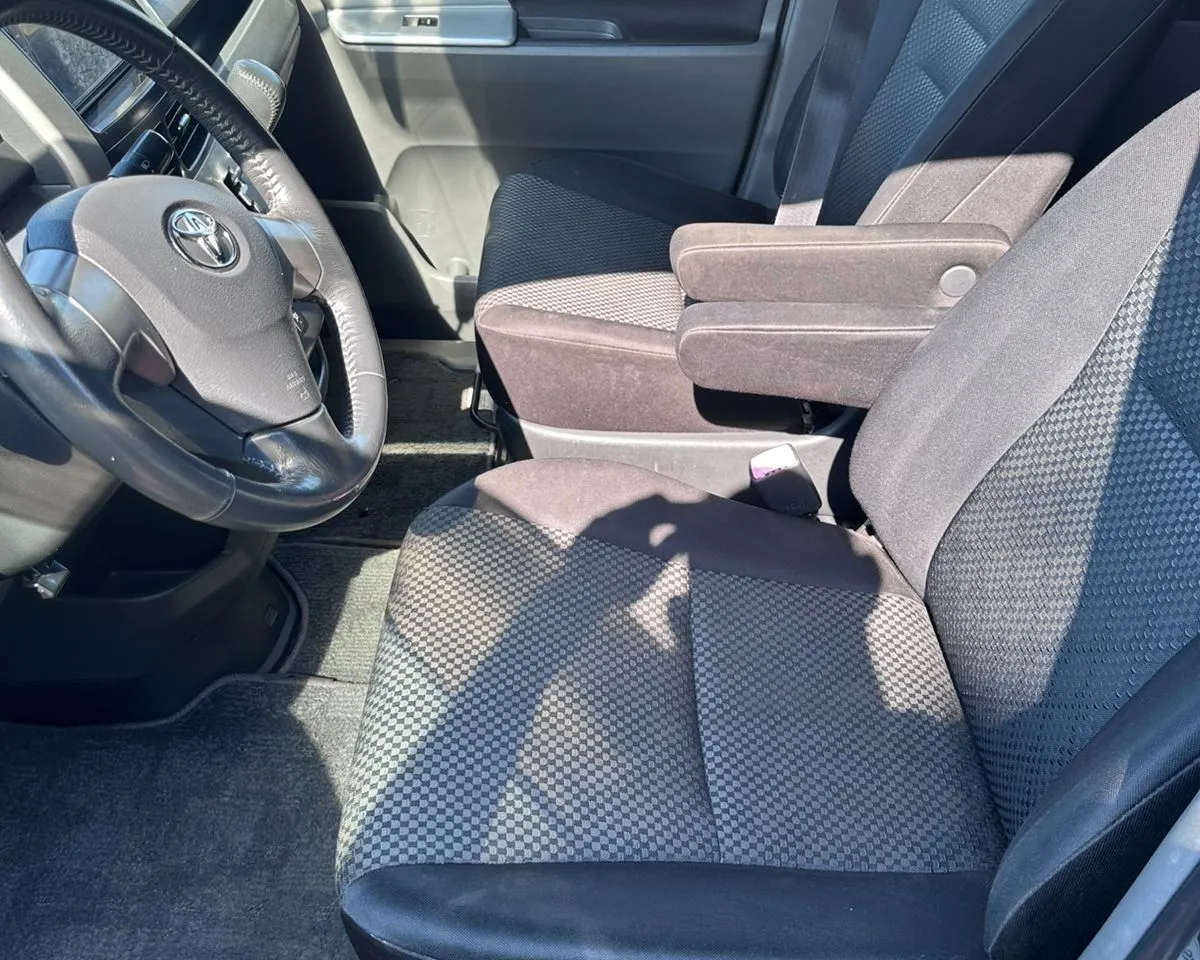 Toyota Noah 2008 FULL