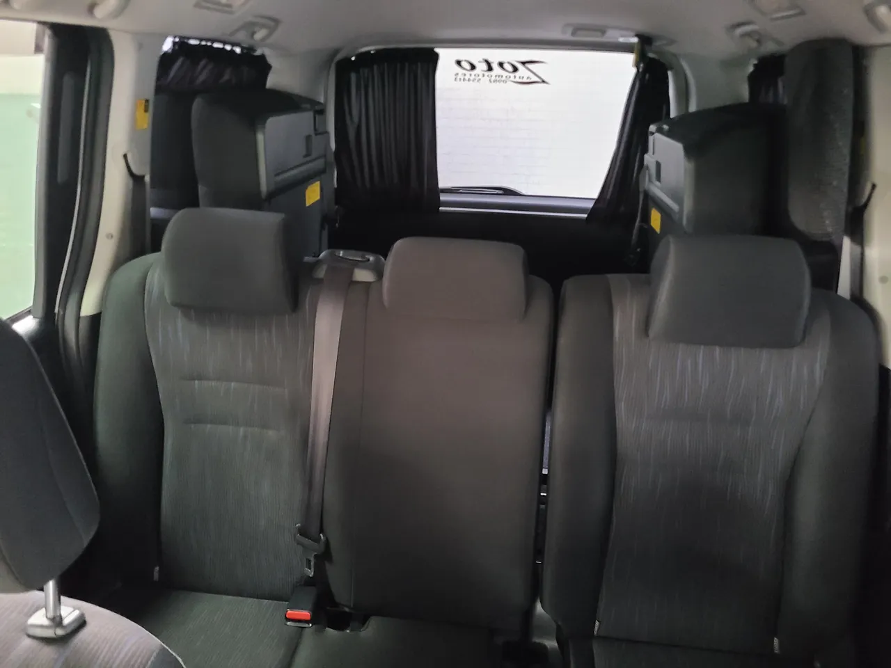 Toyota Noah 2010 2