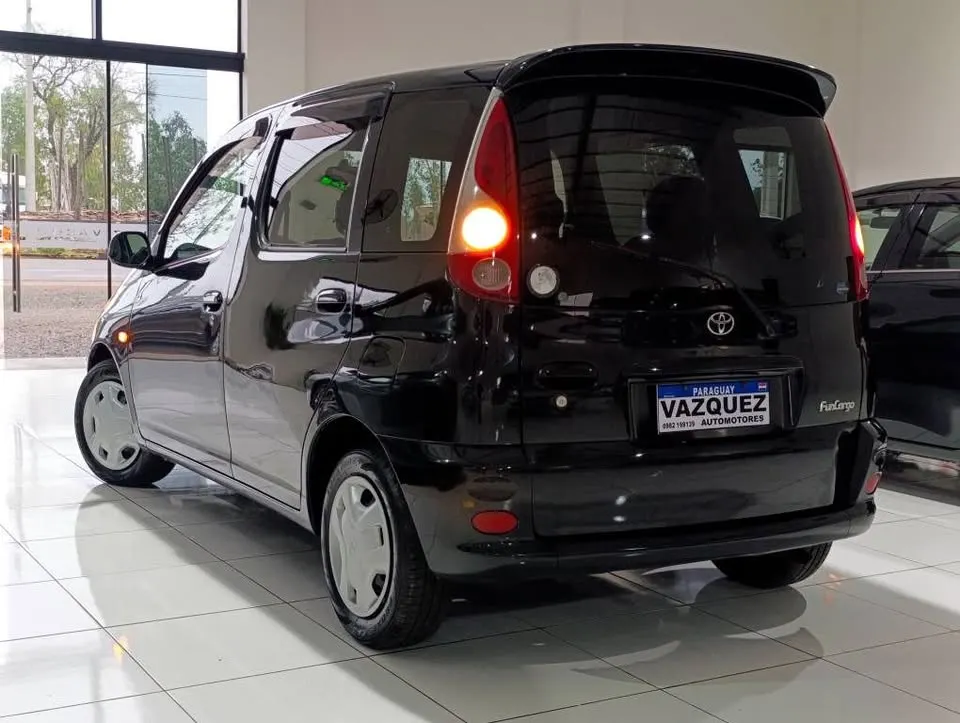 Toyota Funcargo 2001