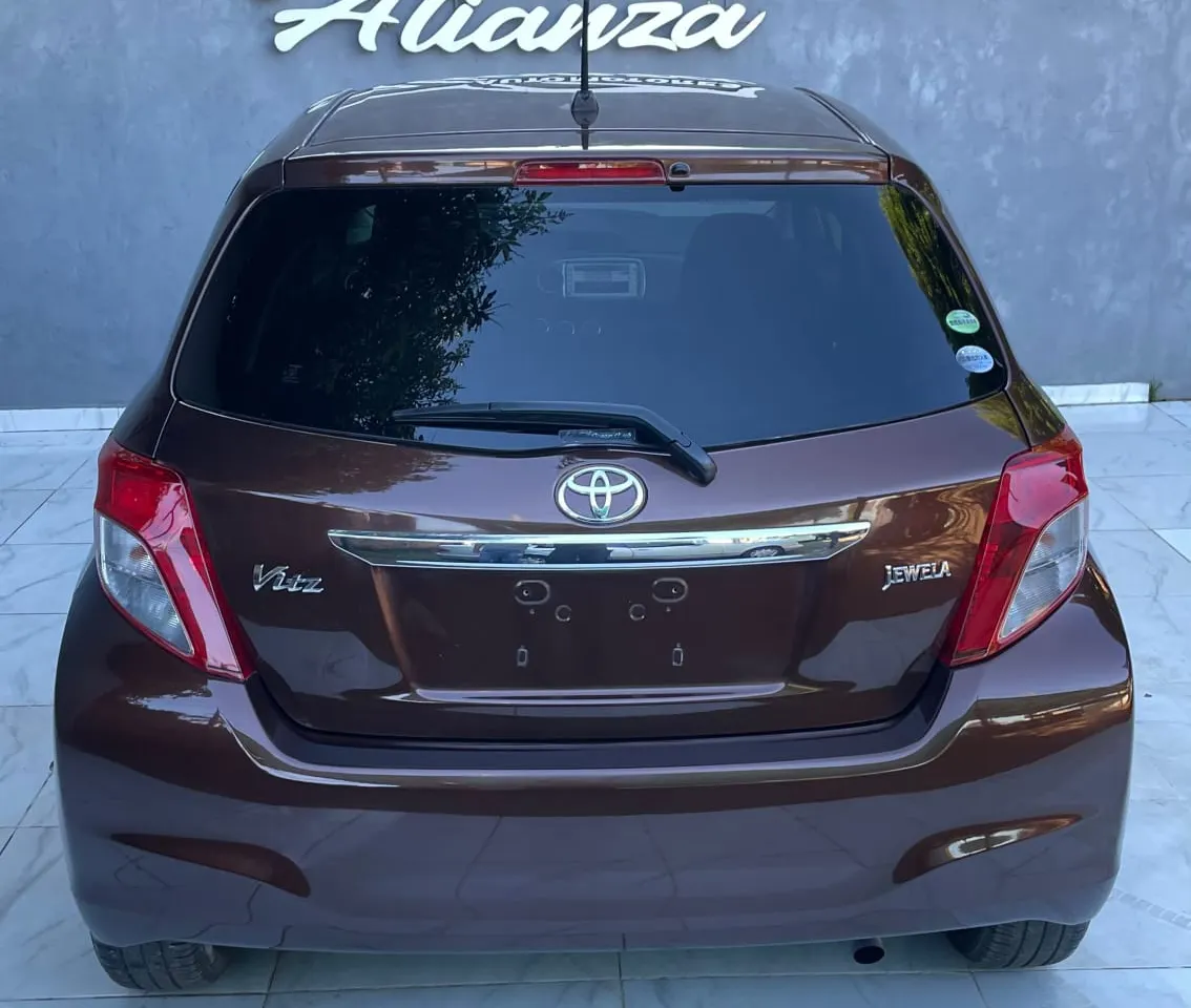 Toyota Vitz 2012
