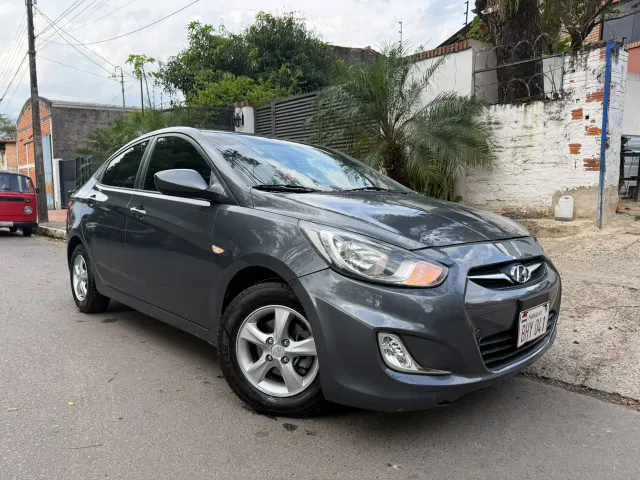 Hyundai Accent 2012