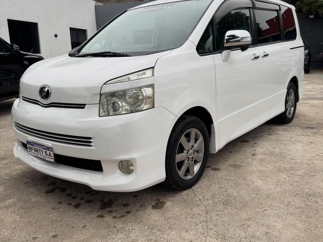 Toyota Voxy 2009