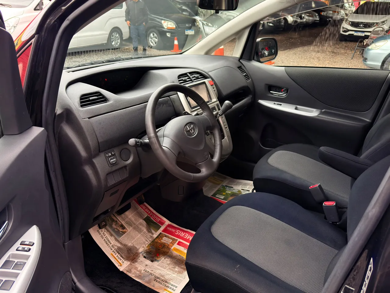 Toyota Ractis 2010