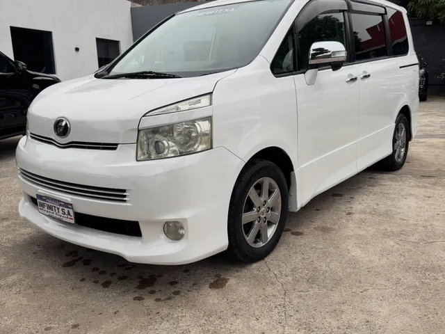 Toyota Voxy 2009