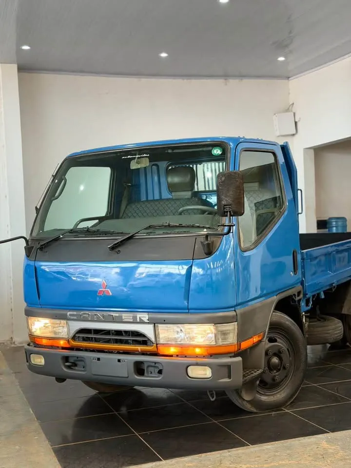 Mitsubishi Canter 1998 Tumba 4D33