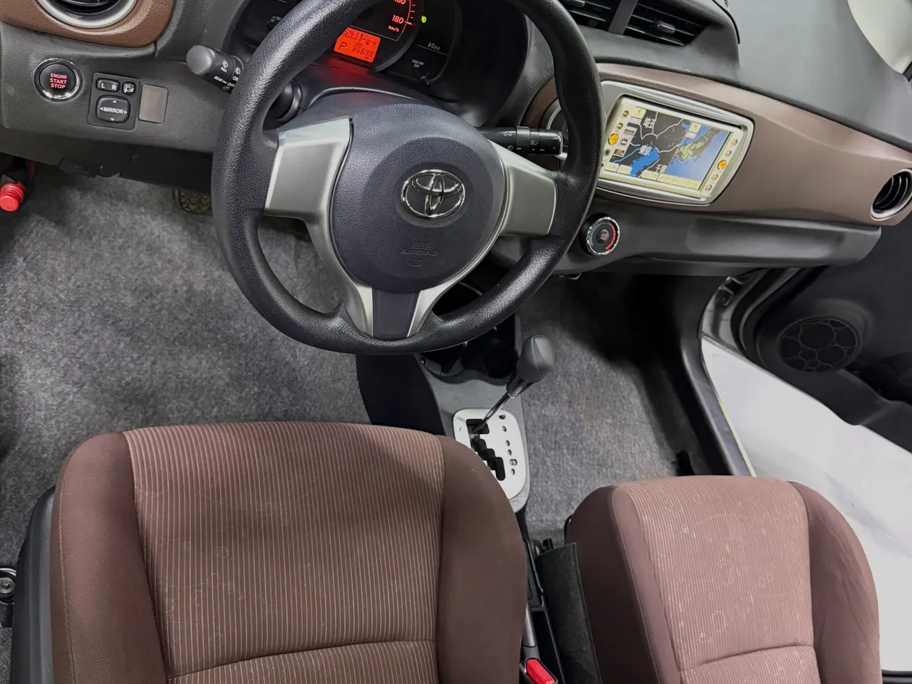 Toyota Vitz 2012 New Vitz Full Equipo