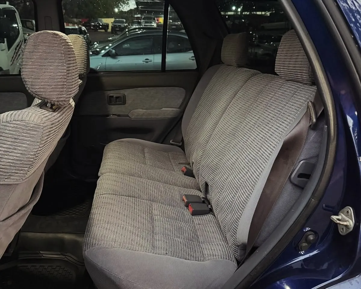 Toyota Hilux Surf 1997 3.0 1KZ – bomba sencilla