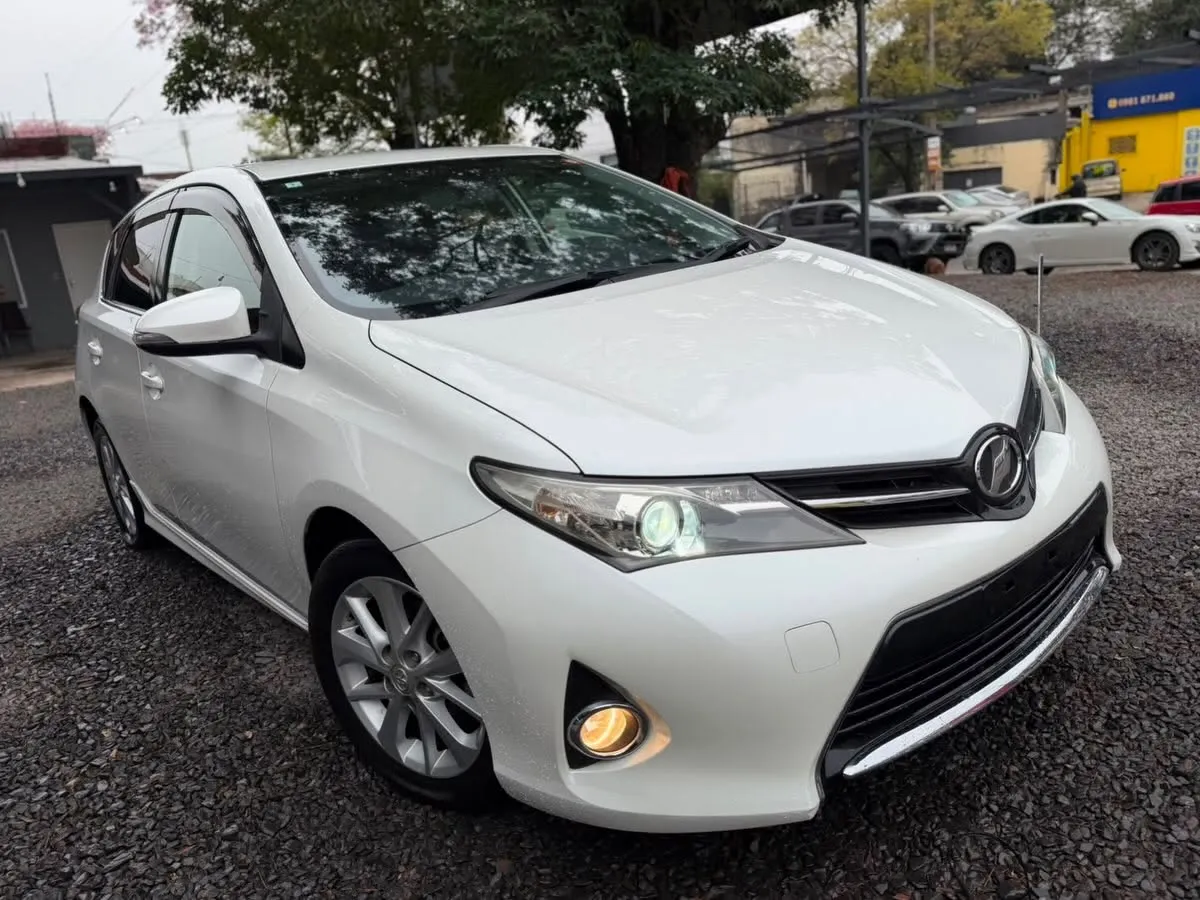 Toyota Auris 2015 ECO, full equipo