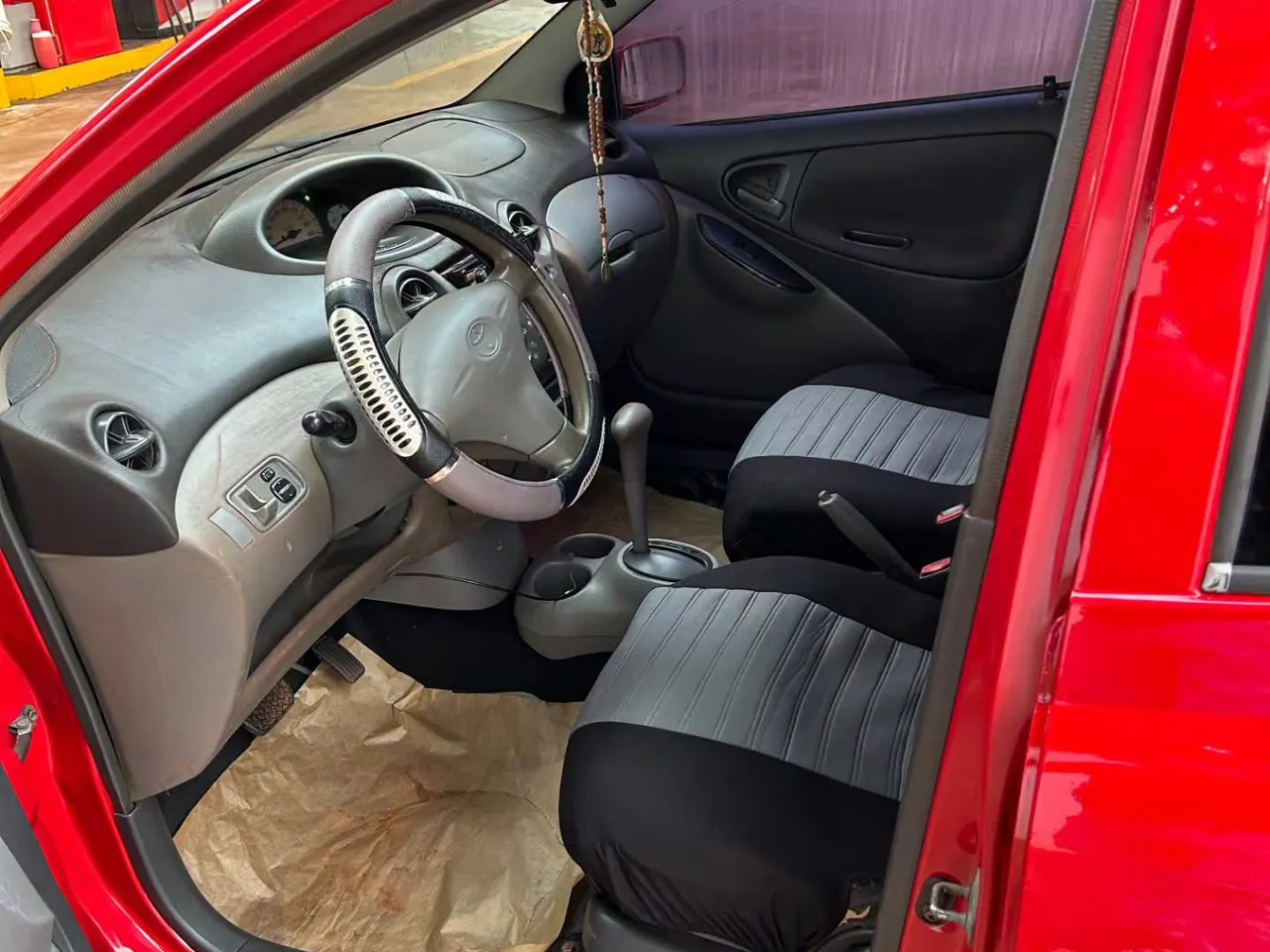 Toyota Vitz 2002