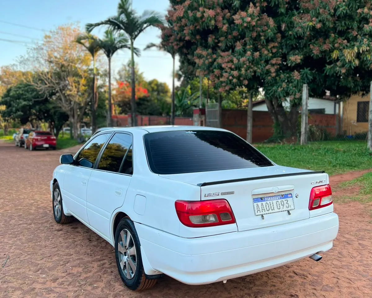 Toyota Carina 2000