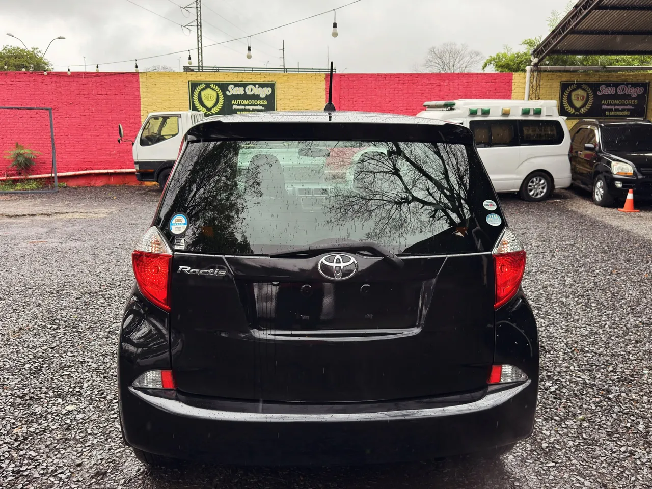 Toyota Ractis 2012