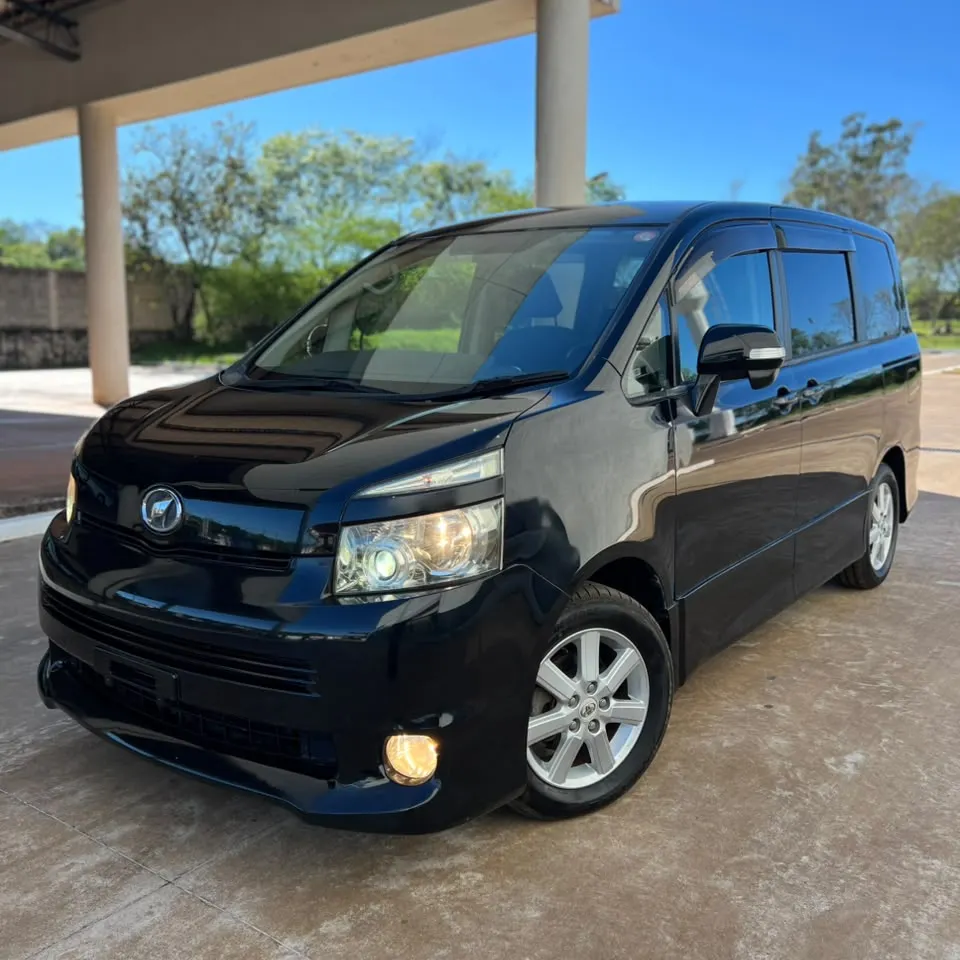 Toyota Voxy 2008