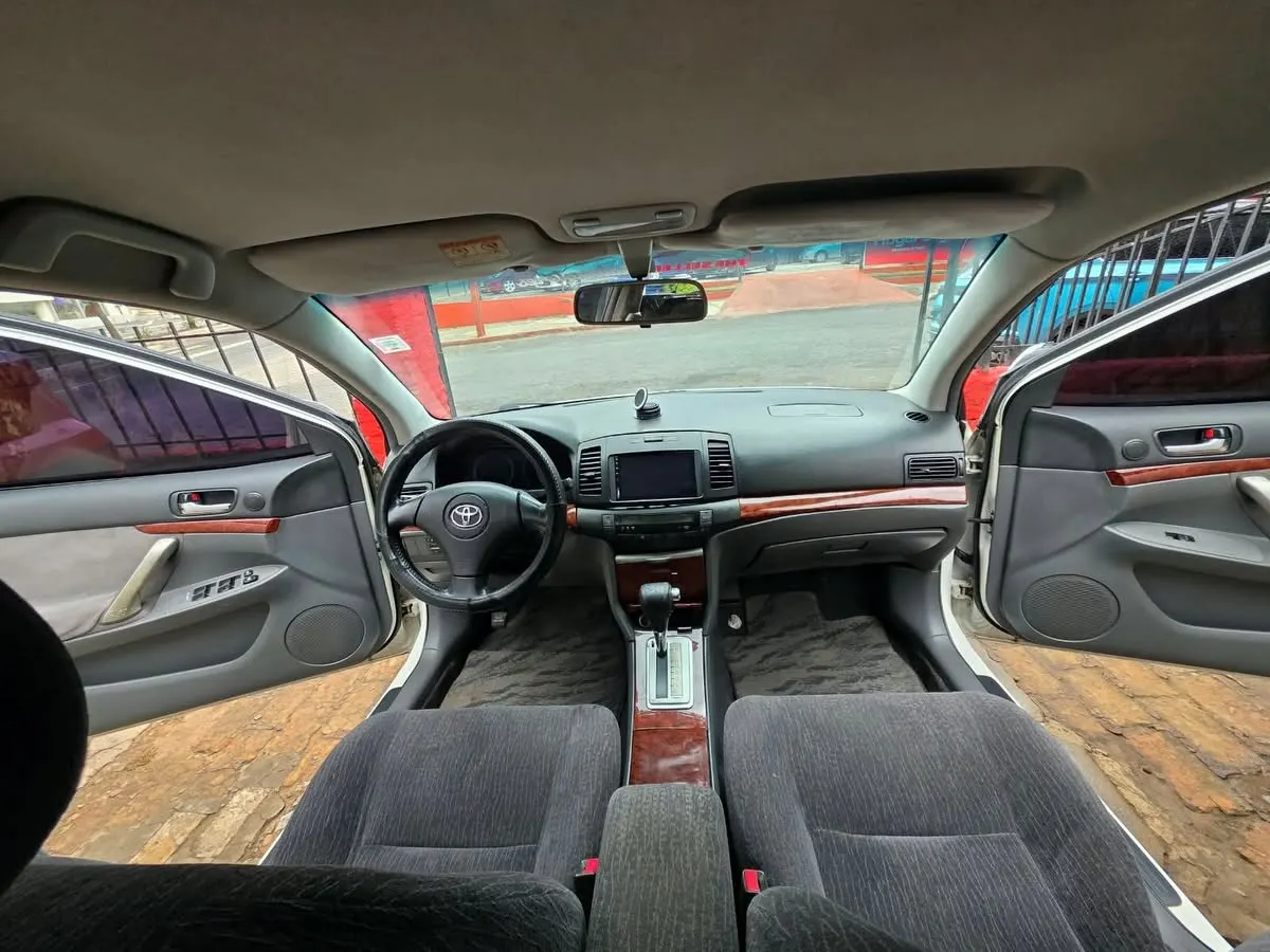 Toyota Premio 2003