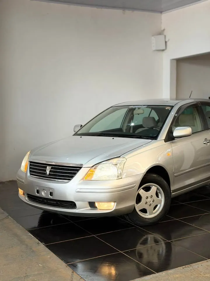 Toyota Premio 2003
