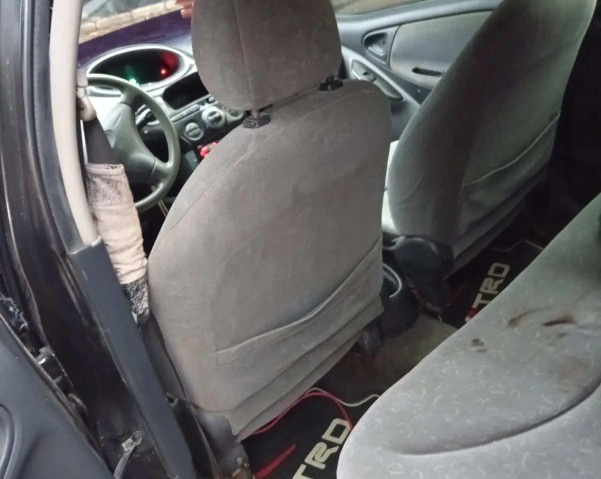 Toyota Vitz 2000