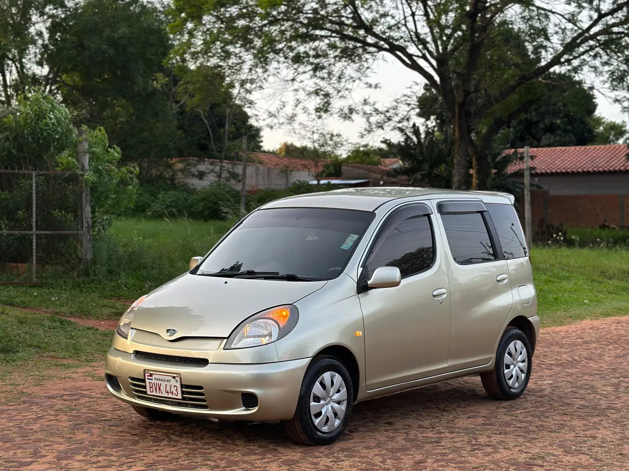 Toyota Funcargo 2002