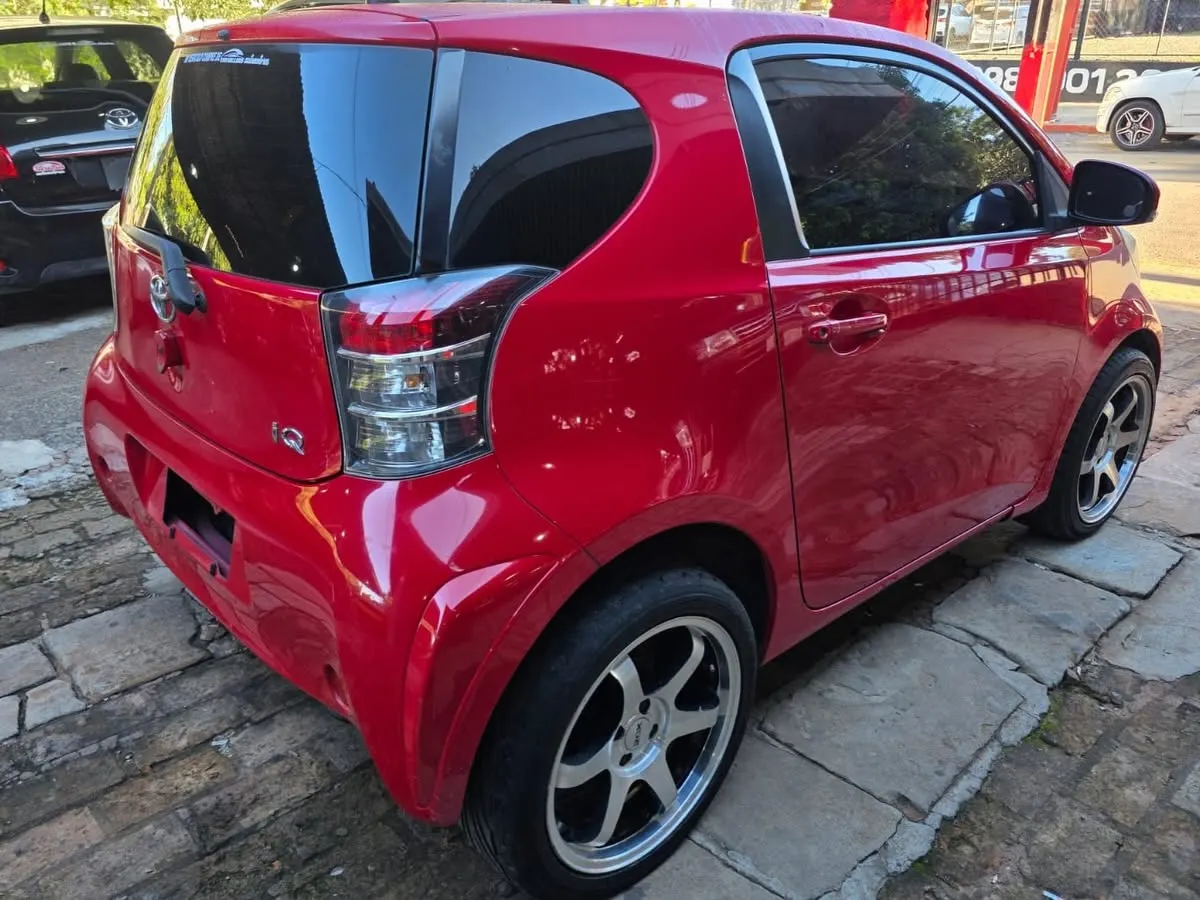 Toyota iQ 2010 Full equipo