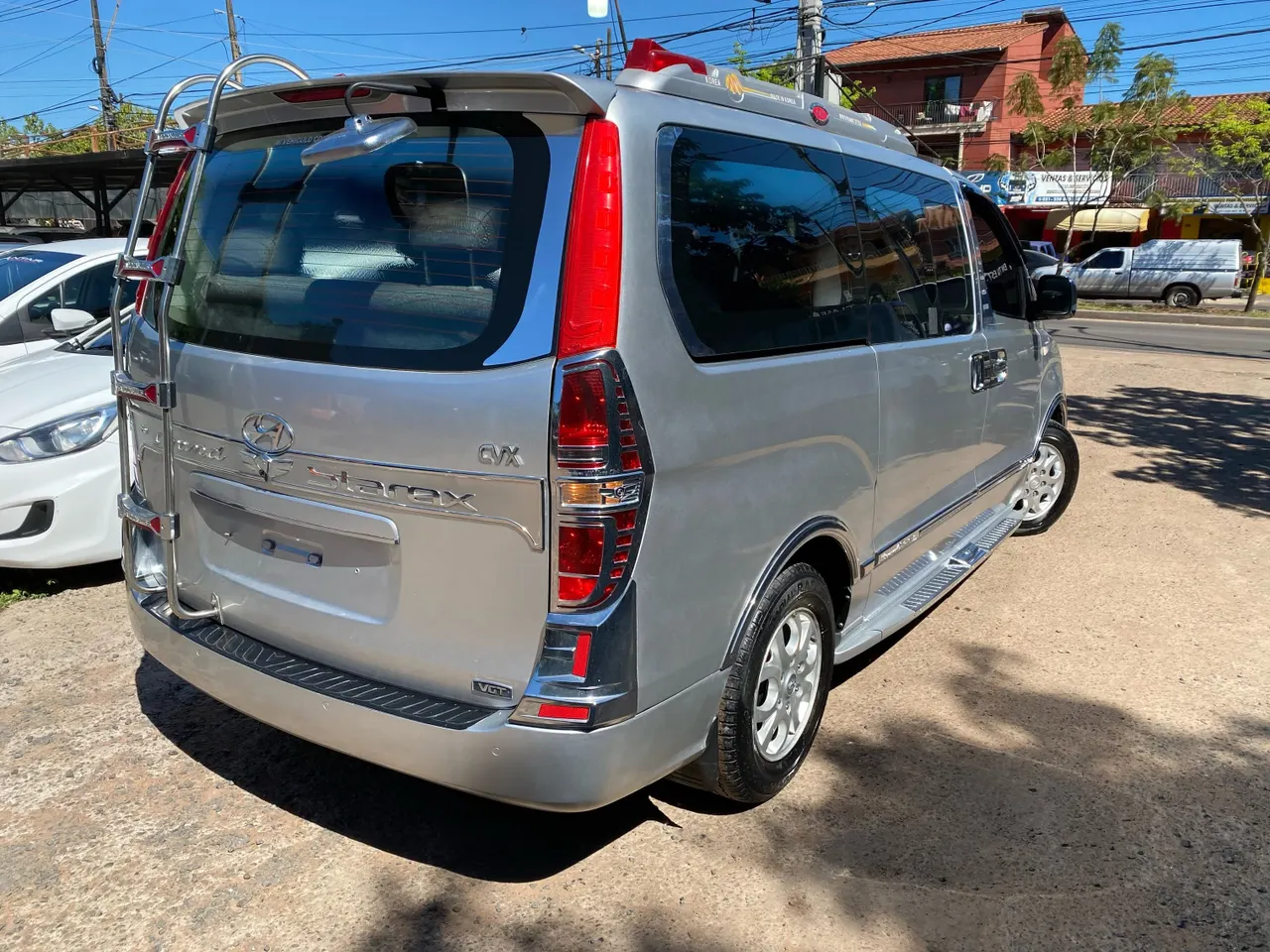 Hyundai Starex 2009 12 pasajeros | Full equipo